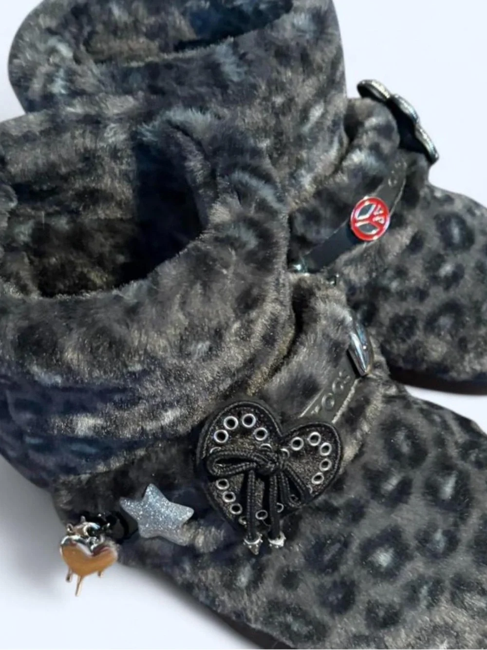 CROCS Kids Plush Leopard-Print Booties - Gray